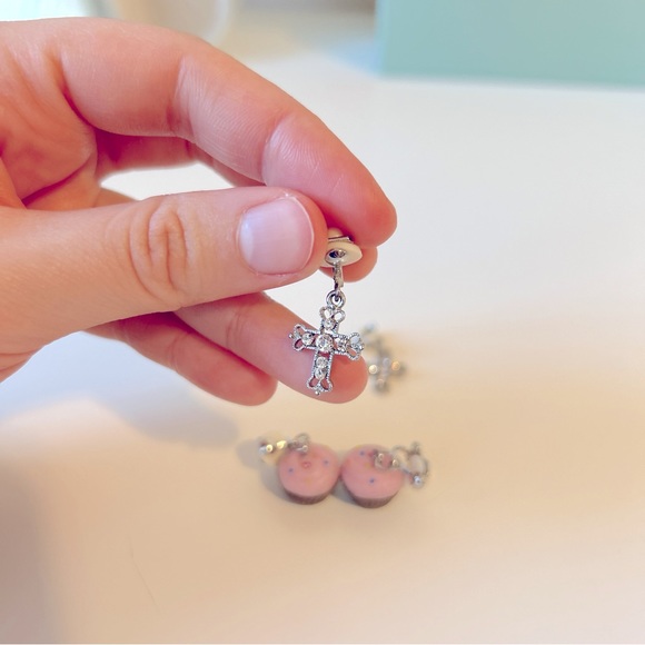 CLAIRE’S Clip on Earrings - Picture 7 of 7